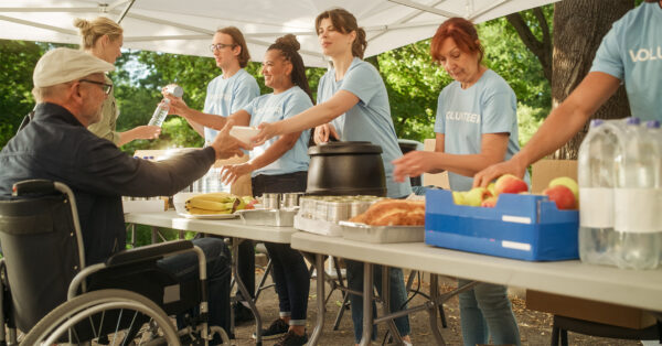 volunteers-at-outdoor-food-event